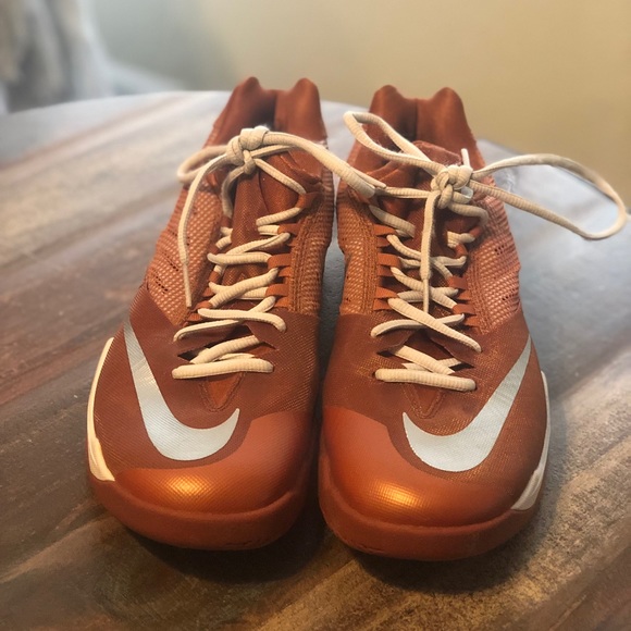 burnt orange nike shoes